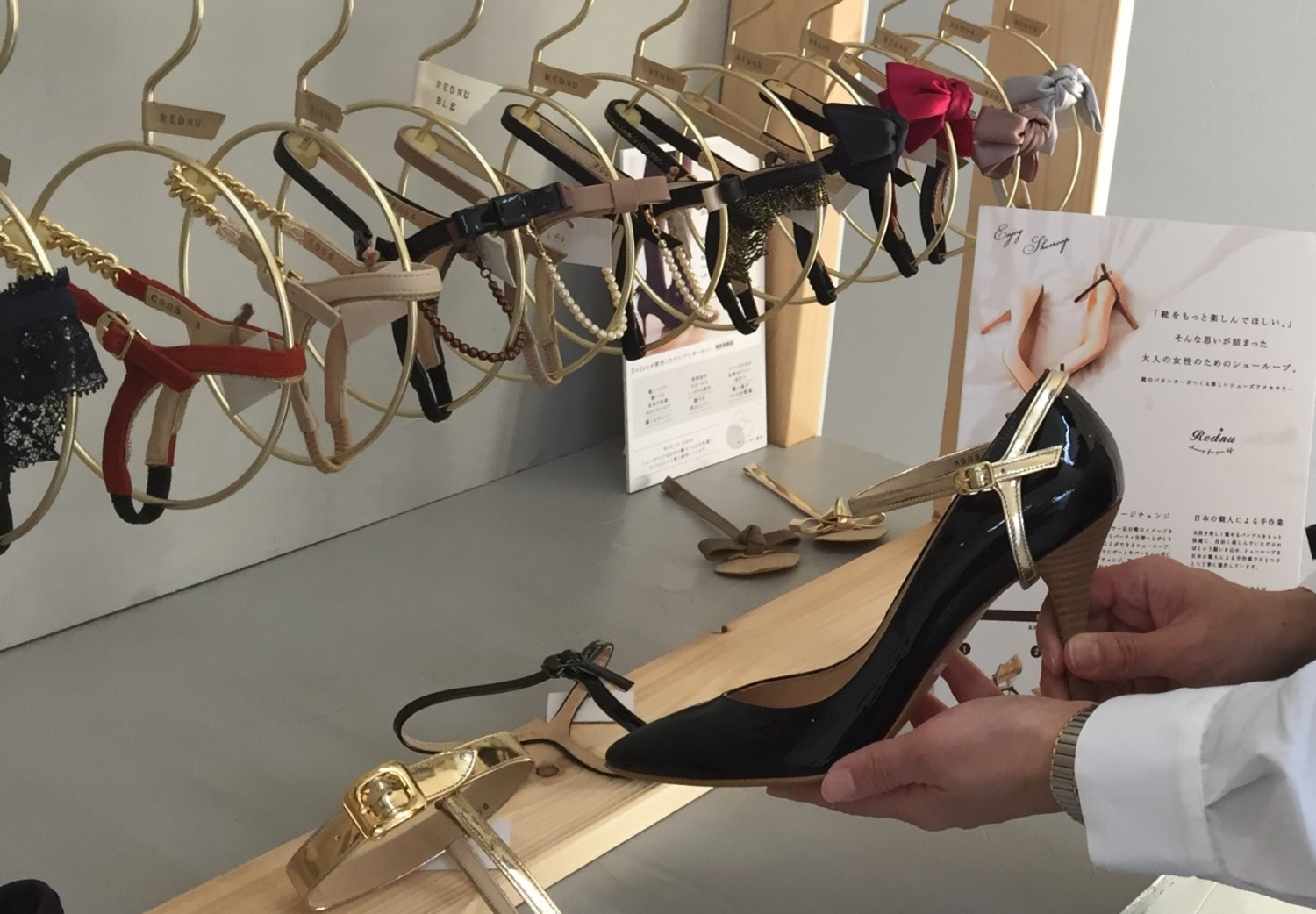 パンプスの パカパカ 解消 靴を愛する女性が発案した驚きのアイテム フクリパ