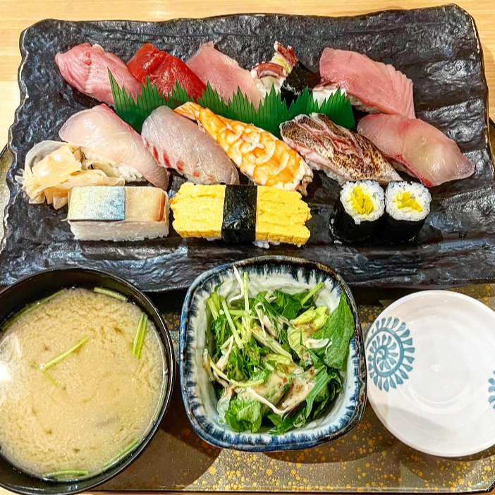 福岡グルメ】寿司ランチ・海鮮丼・うどん・とんかつ「福岡バズリ飯