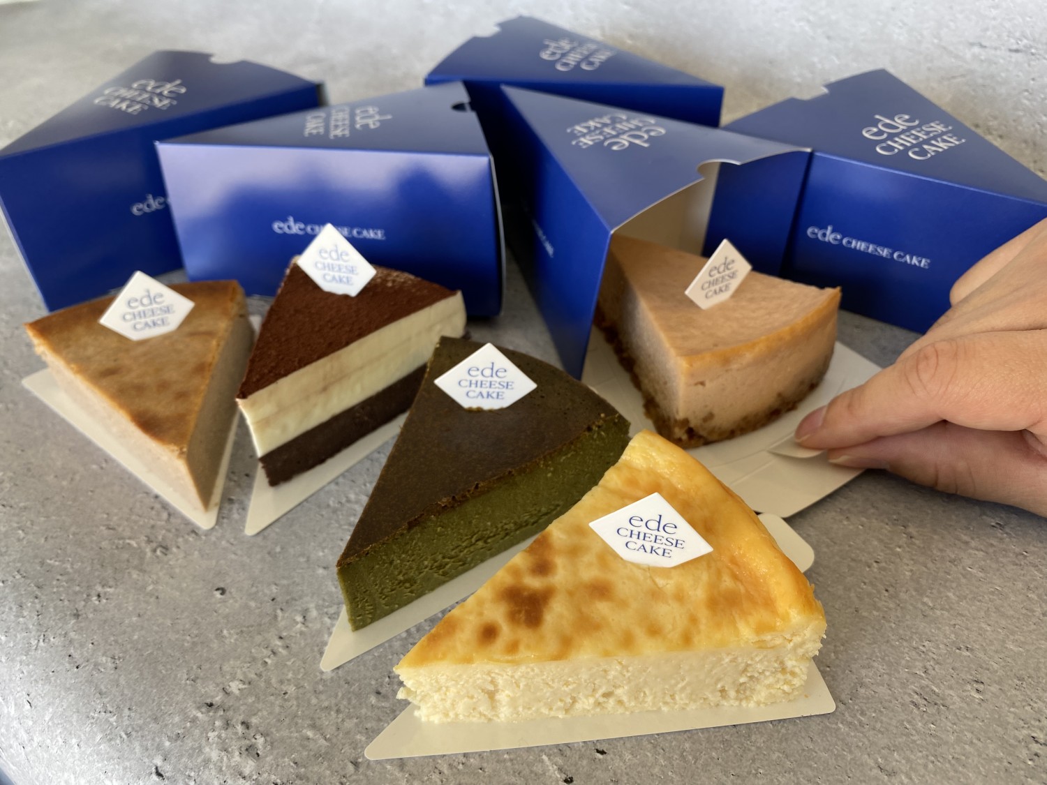 4種類のチーズをブレンドしたしっとり なめらかチーズケーキ Ede Cheesecake エデチーズケーキ フクリパ