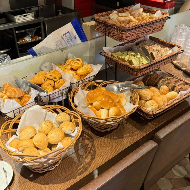 福岡・天神の食べ放題ランチ3選｜お昼からお腹いっぱい楽しめる店