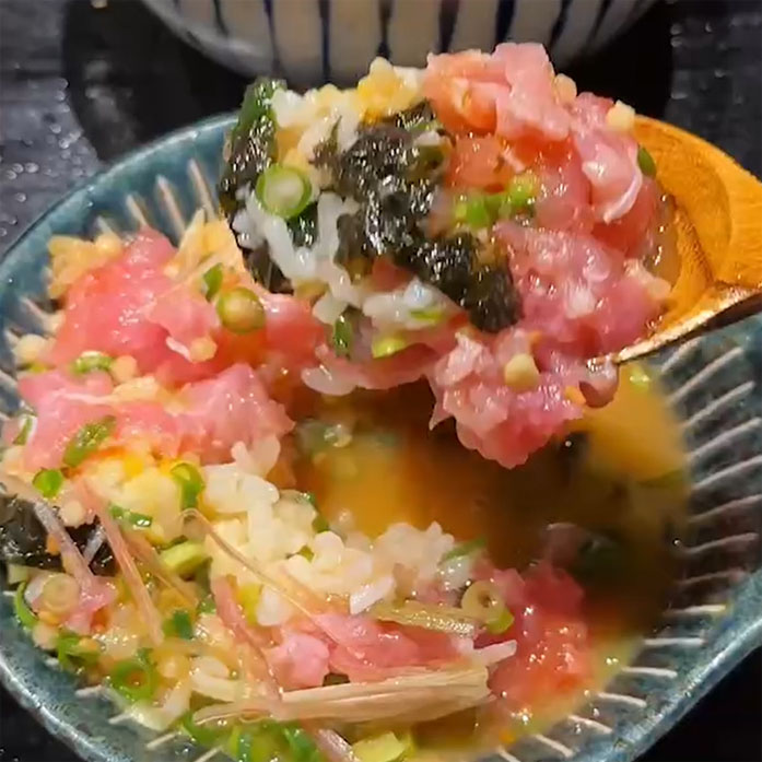 マグロとご飯 黒田飯