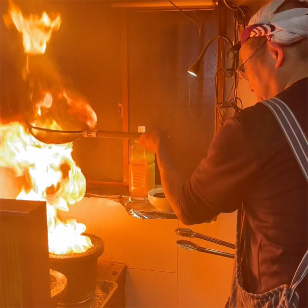 もも焼き百百ちゃん