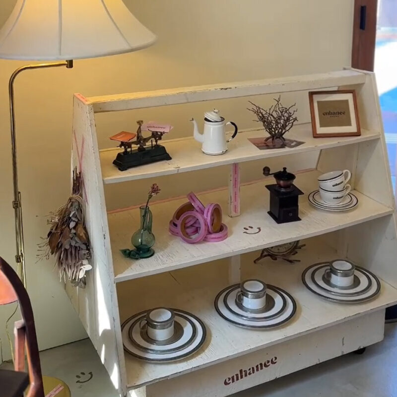 enhance coffee(インヘンス コーヒー) アンティーク家具