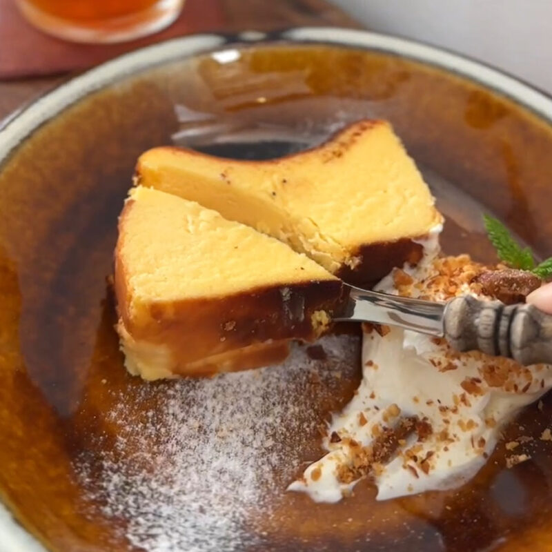 池のほとりと スイーツ