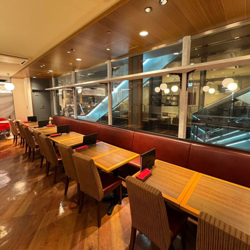 DINING & CAFE 美酒美食 W 店内