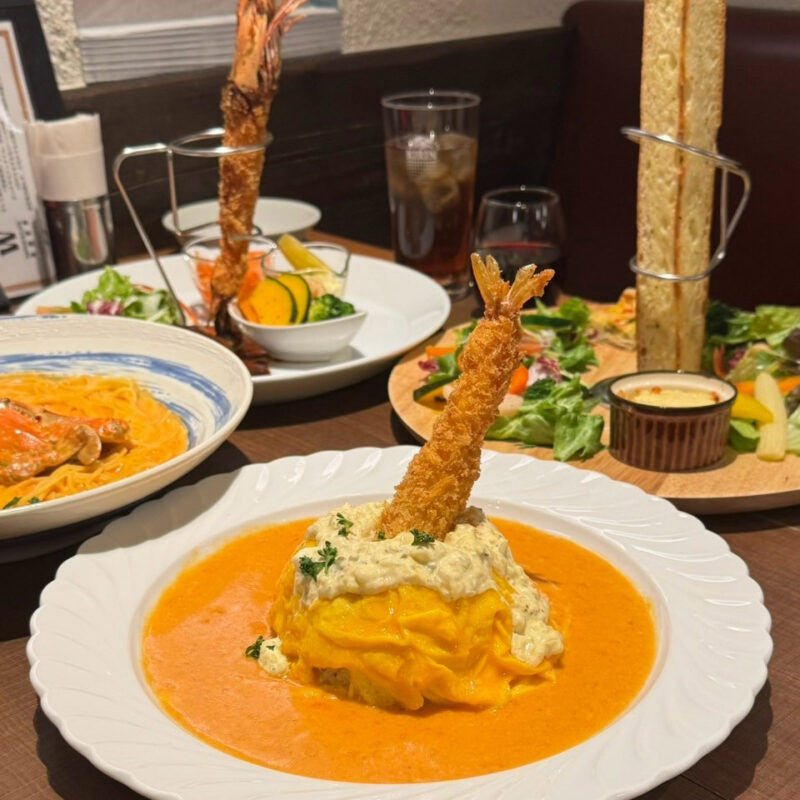 DINING & CAFE 美酒美食 W エビフライオムライス