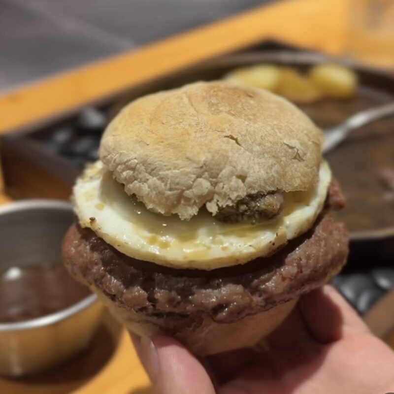 コウシ キャンプ 自家製パン食べ放題