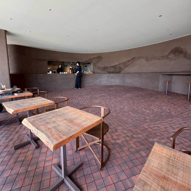 Niwa Fukuoka 広々とした店内