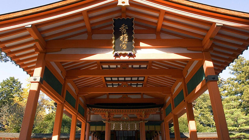 創建1301年の香椎宮は、10年ごとに天皇からの勅使が訪れる勅祭社