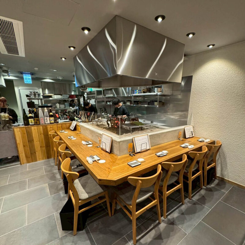 炭焼き屋 ほむら 店内
