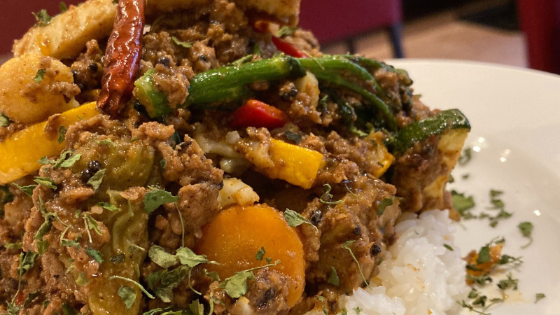 夜メニュー「ダブル（豚・鶏）キーマカレー＋カスタマイズ 野菜まぜまぜ 1750円」