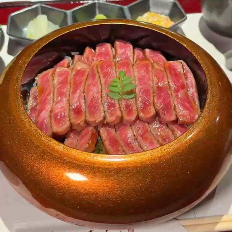 神の牛まぶし