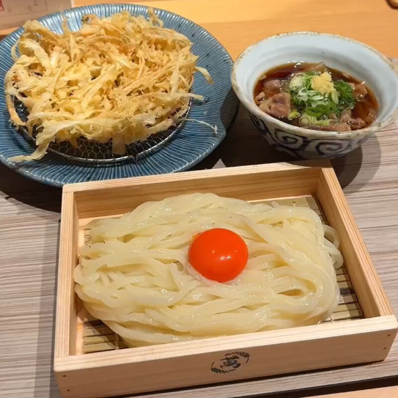 萬田うどん 天神 肉つけうどん