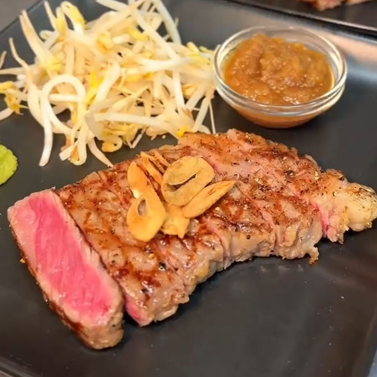 ビストロアトリ ステーキ食べ放題