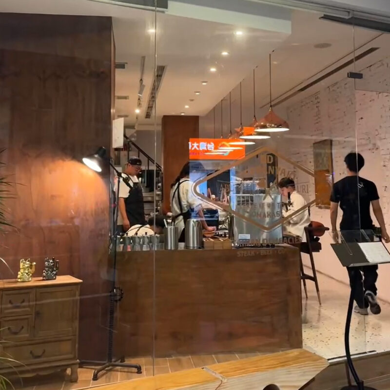 福岡から3時間で行ける台湾・台南 BD Teppanyaki(ビーディーてっぱんやき)