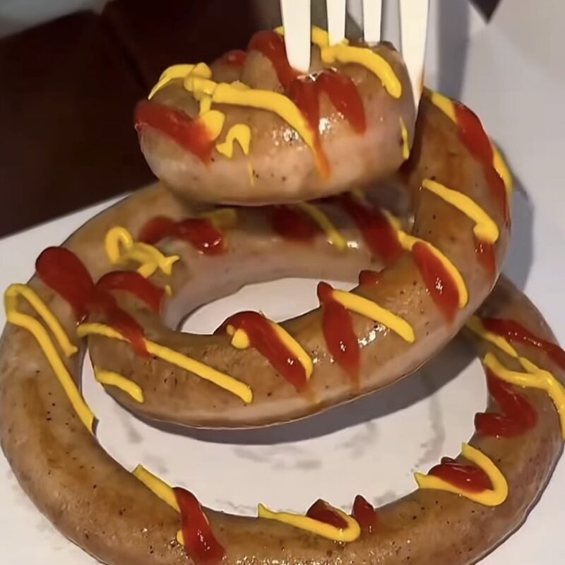 博多クリスマスマーケット2025 ぐるぐるソーセージ