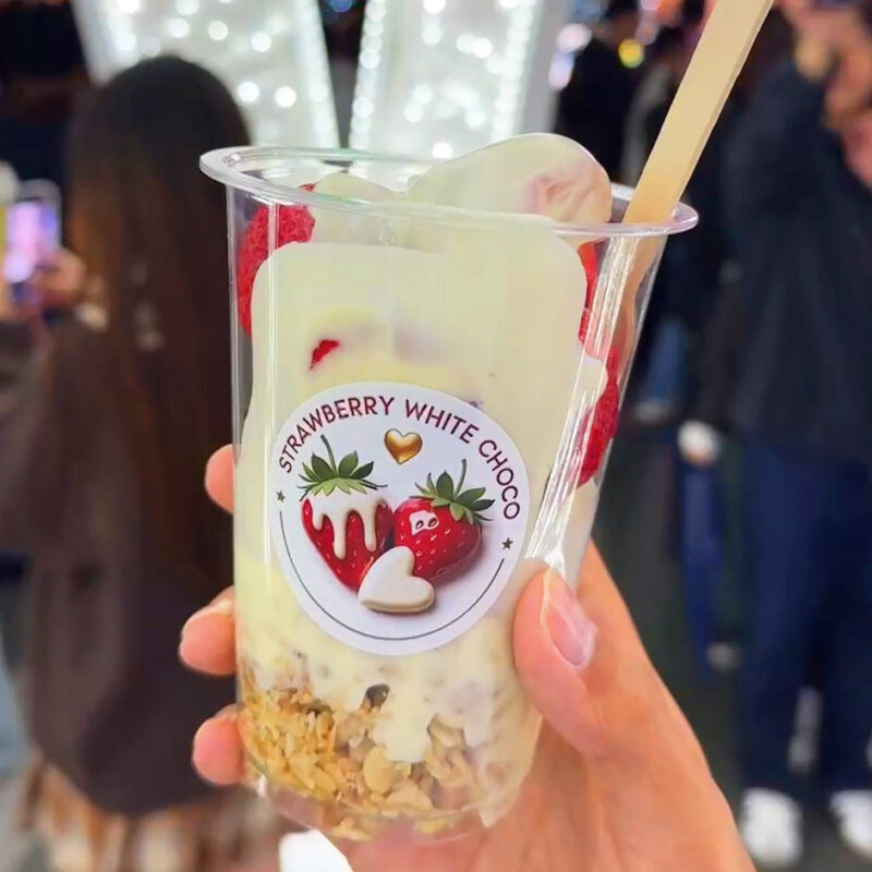 博多クリスマスマーケット2025 ストロベリーホワイトチョコ