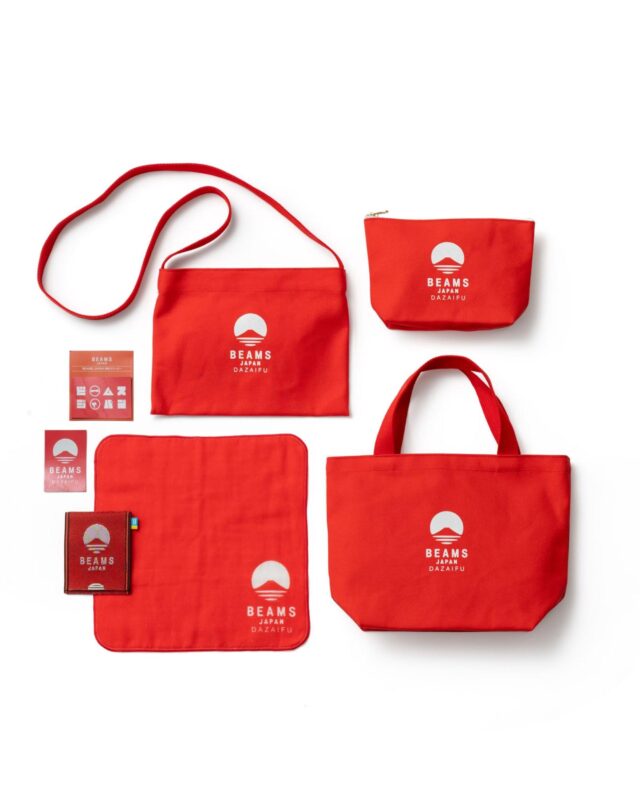 BEAMS JAPANオリジナル　紅梅カラーのロゴ入りトートバッグなど