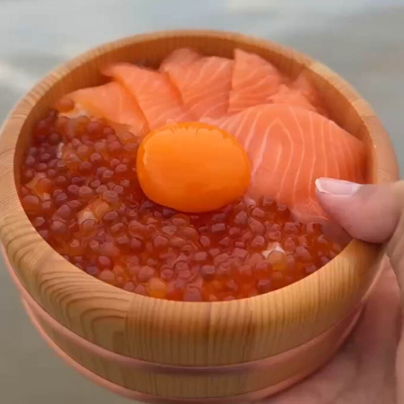 オ魚ソウル サーモンいくら丼