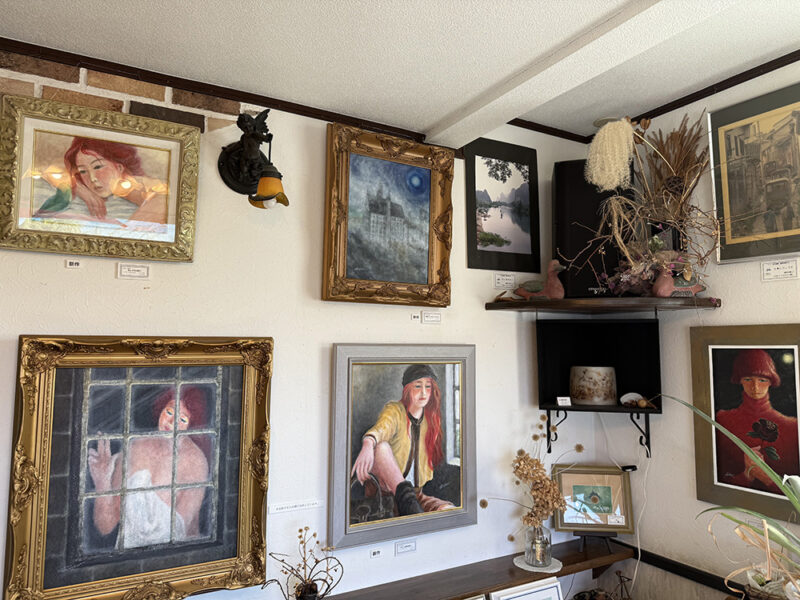 「白い美術館」内装