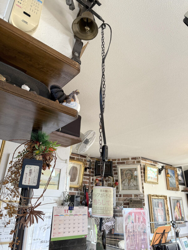 「白い美術館」内装