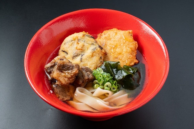 「筑後おろし麺」の平たく幅広い麺はつゆの旨味をたっぷり吸っている