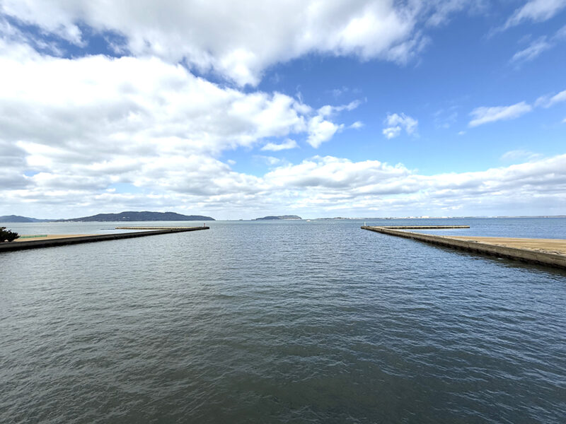 なぎさばしから見下ろす樋井川の眺望