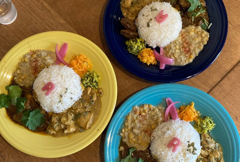 「ミックスダルカレー、ココナッツチキンカレー、ブラックポークカレー」の3種:1500円_イメージ画像2