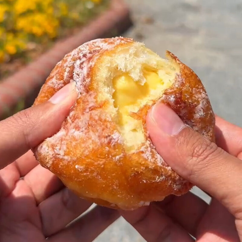 ペコちゃんmilkyドーナツ 博多バスターミナル店 ミルキー味のドーナツ