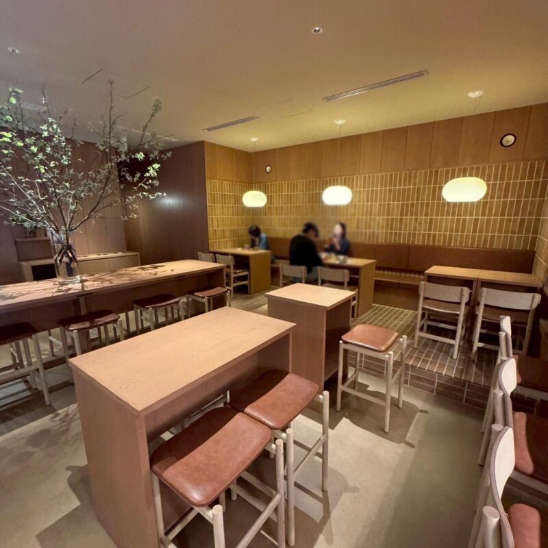 sym coffee roasters(エスワイエム コーヒー ロースターズ) 店内