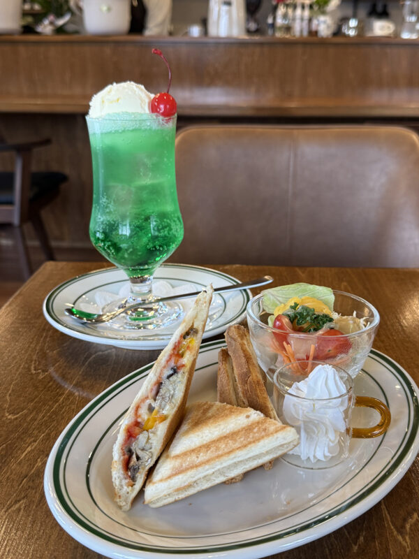 レモンオイルサーディンとメロンクリームソーダ