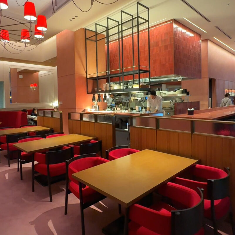 THE CONTINENTAL ROYAL & Goh(ザ・コンチネンタルロイヤル＆ゴー) 店内