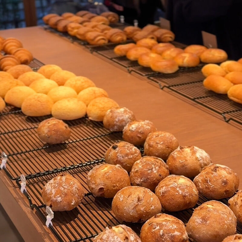 珈琲とパン ふたつ