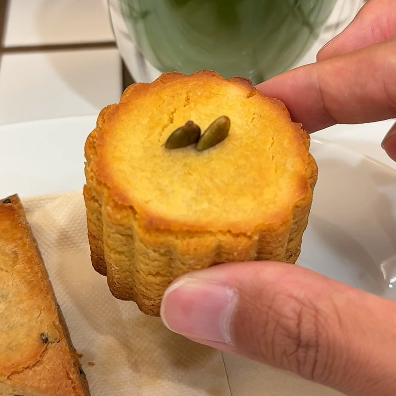 muni coffee & bake(ムニ コーヒー&ベイク)六本松店 かぼちゃスコーン