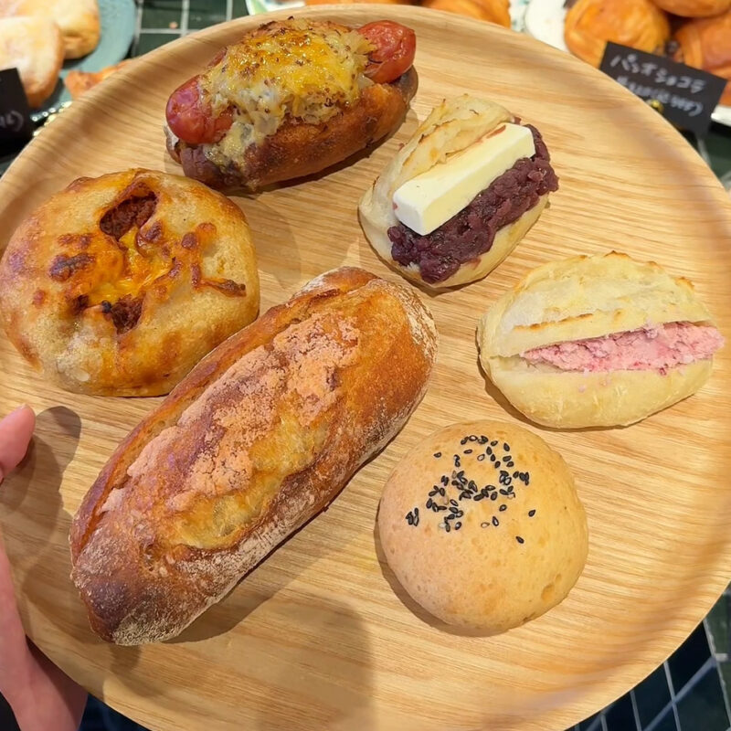 THE ROOTS neighborhood bakery(ザ ルーツ ネイバーフッド ベーカリー)