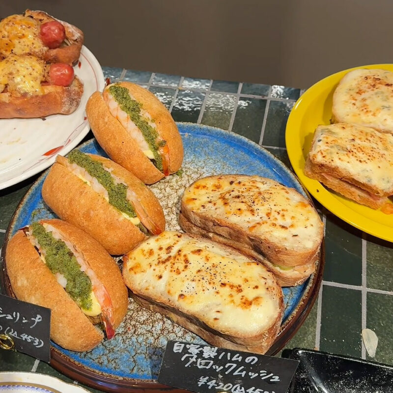 THE ROOTS neighborhood bakery(ザ ルーツ ネイバーフッド ベーカリー)