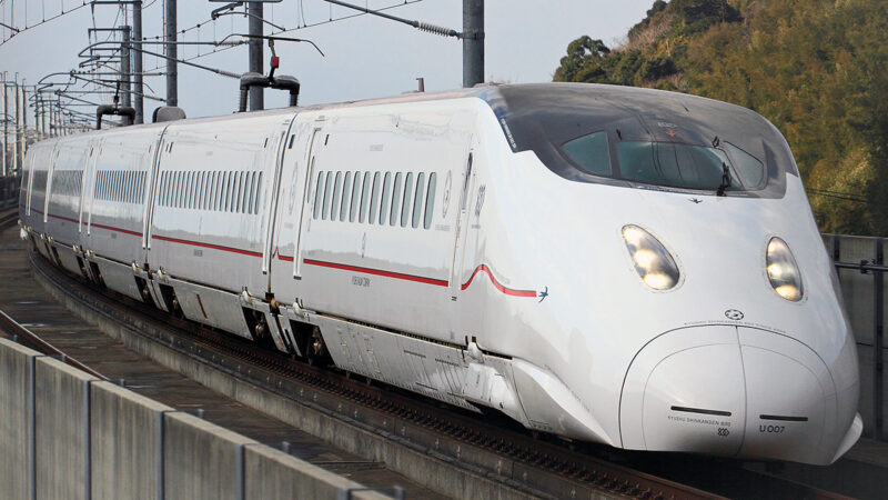 九州新幹線全線開業15周年、旅客収入600億円の大動脈が導く未来