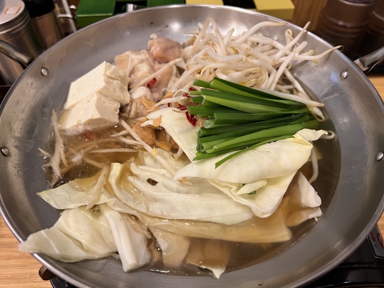 福岡のうどんチェーン「ウエスト」で390円のコスパもつ鍋を食べる話