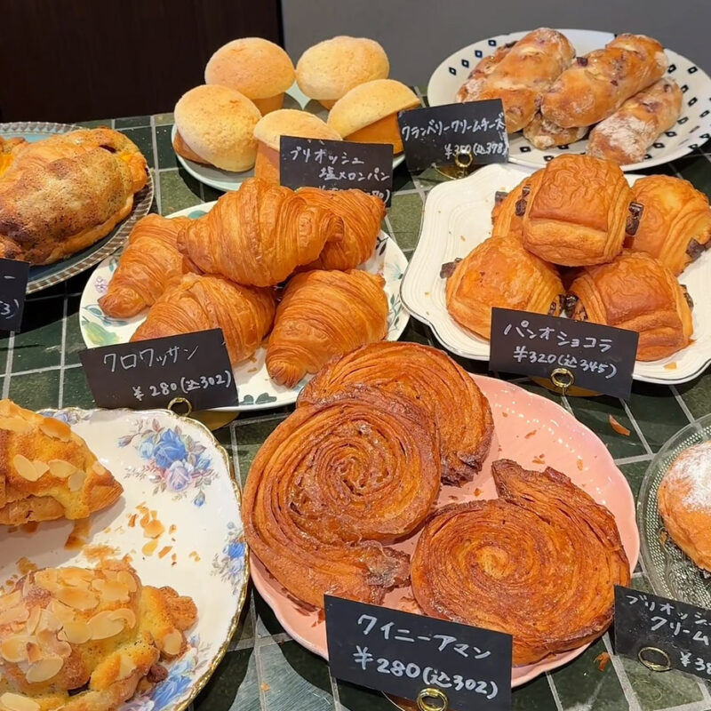 THE ROOTS neighborhood bakery パン