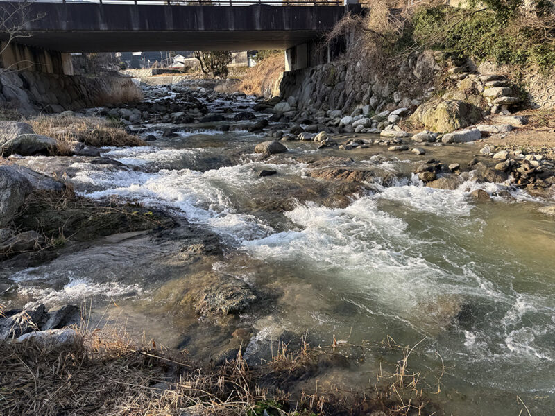 本流と支流との合流地点