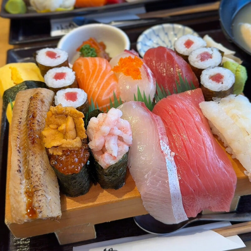 Tonkoya FISH MARKET 寿司