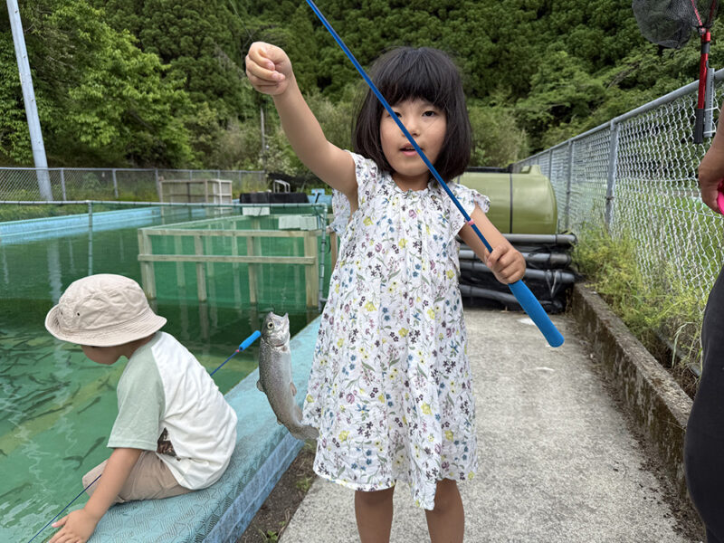 子どもたちと釣り堀