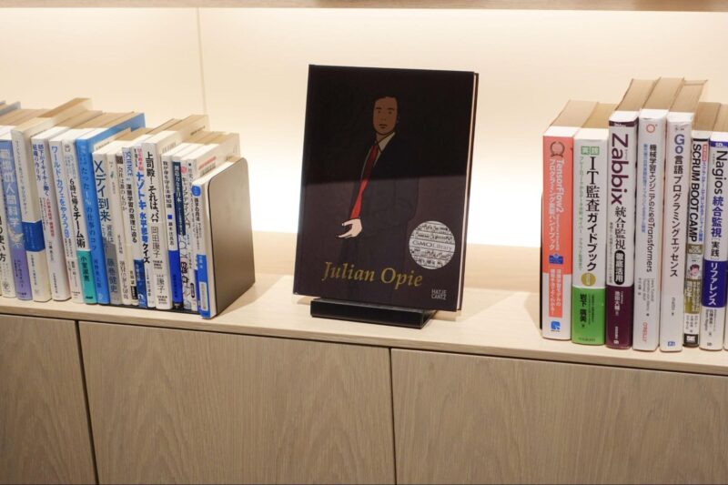 GMO Library_ジュリアン・オピー