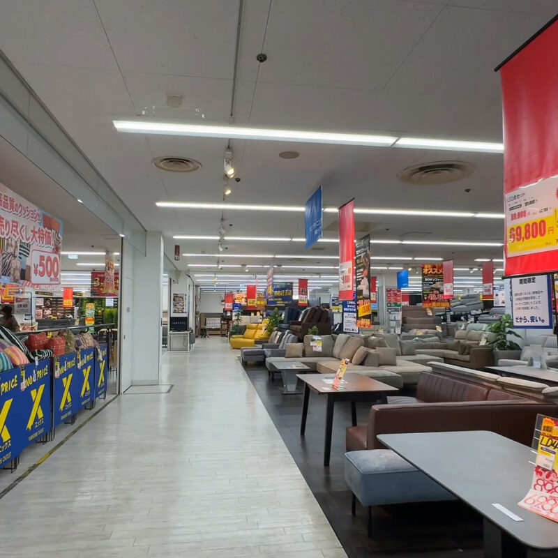 ファニチャーアウトレットエックス新宮店 店内