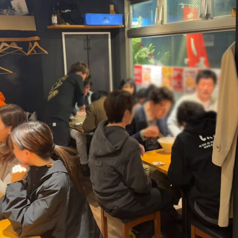 ラーメンエース 店内