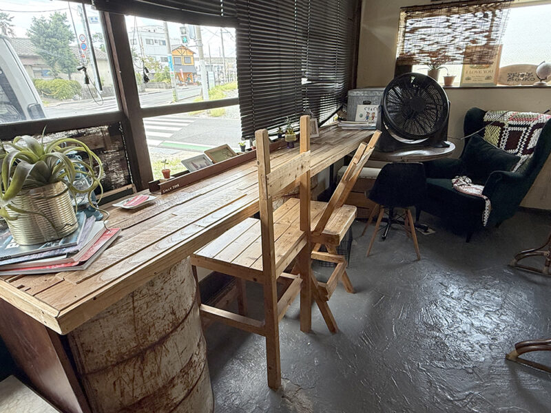 cafe PEACE倉庫 内装