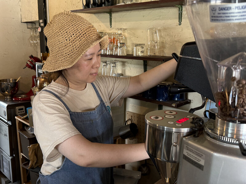 cafe PEACE倉庫 店主