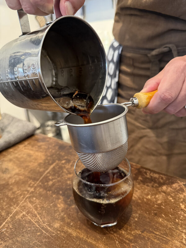 ネルドリップで抽出した急冷アイスコーヒー
