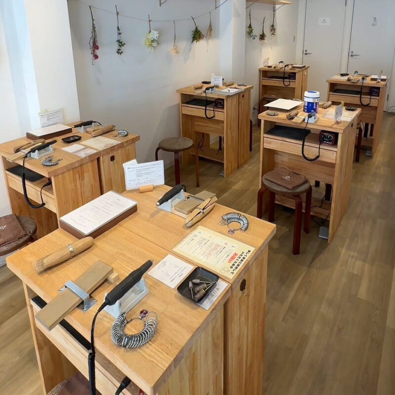 アカネス福岡 店内