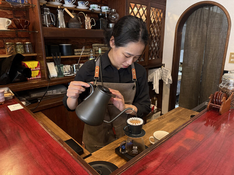 ボンドコーヒー店主の木下さん
